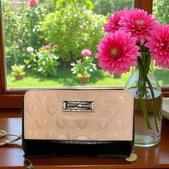 Betsey Johnson Hearts Wristlet Wallet - Picture 1 of 6